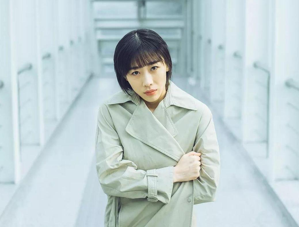 任素汐|从爆红到陨落还不到1年，任素汐的经历告诉我们：珍惜羽毛很重要