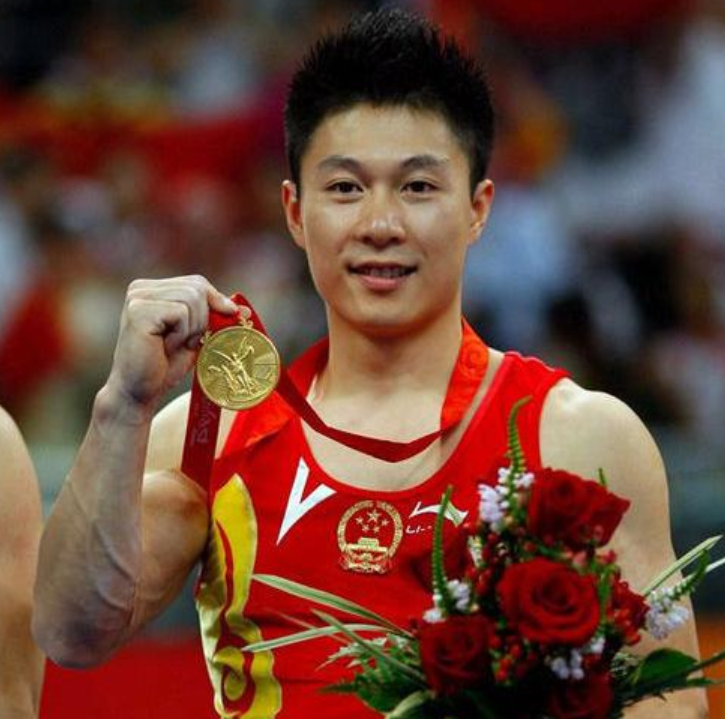 李安琪|他爱上14岁女孩，用7年时间等她长大，如今一家四口生活美满