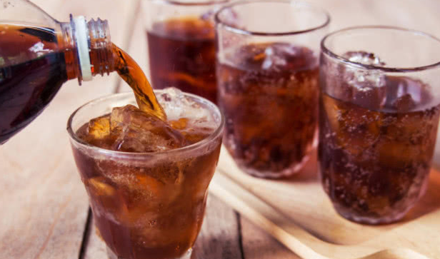 医生|60岁老教师坚持夜跑，却不幸瘫痪，医生叹息：跑步后1习惯等于慢性自杀