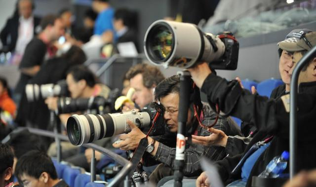 |当人人都是摄影师和自媒体人的时候，职业摄影人应该如何领跑？