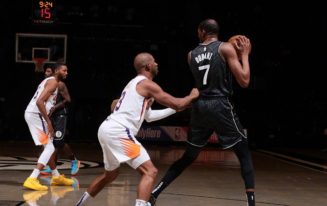 保羅|保羅晃倒格里芬！帶隊攪翻聯盟格局，MVP順位低于詹姆斯引爭議