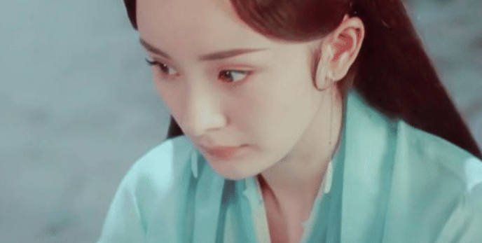 杨幂|《三生三世十里桃花》：杨幂的脸配上高冰翡翠耳坠，美得像画中人