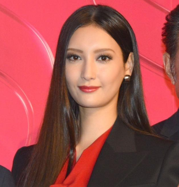 金刚|日本女星双腿价值1个亿，连杨颖都羡慕她，她到底有多美？