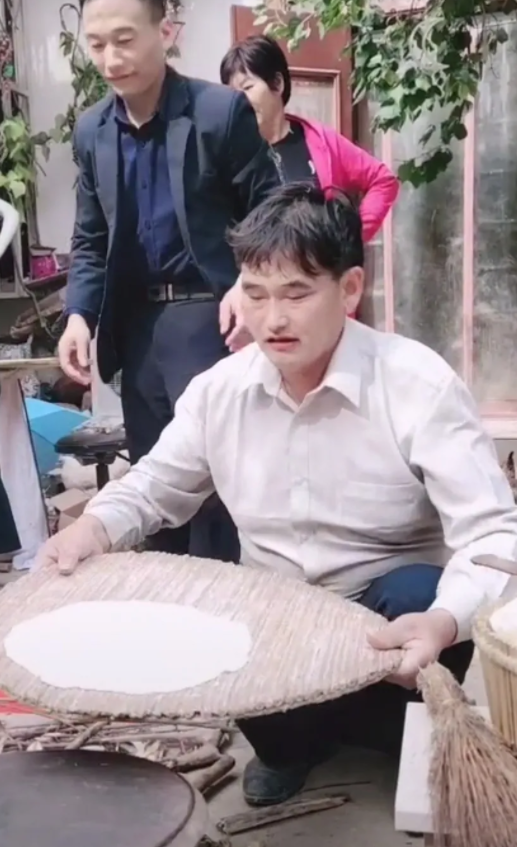 朱之文|大衣哥一家人过重阳节,唯独缺了女主人陈亚男,院里冷清了不少!