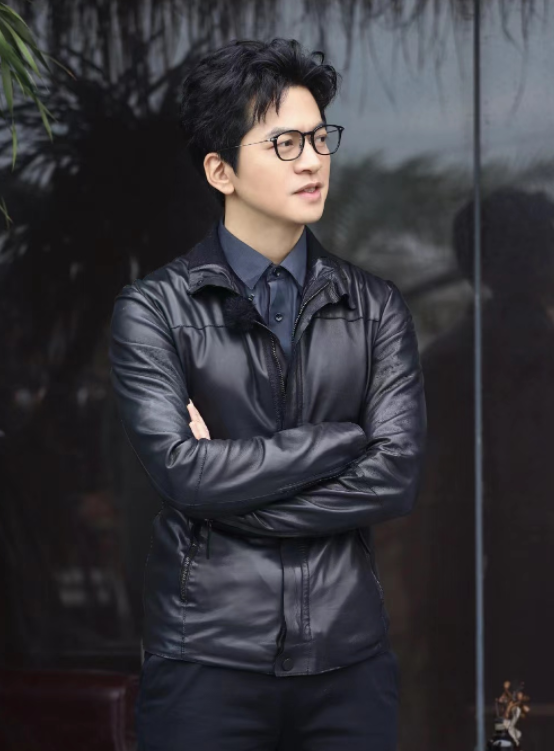 李健|《一路唱响》开播，李健再现率真发言，当场内涵岳云鹏！