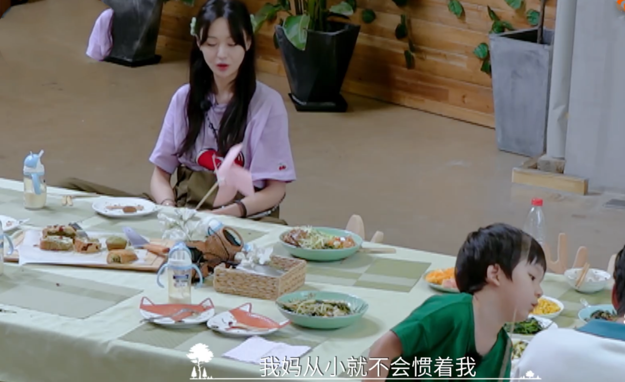 郑爽|摊上这样一个妈，也难怪郑爽翻不了身