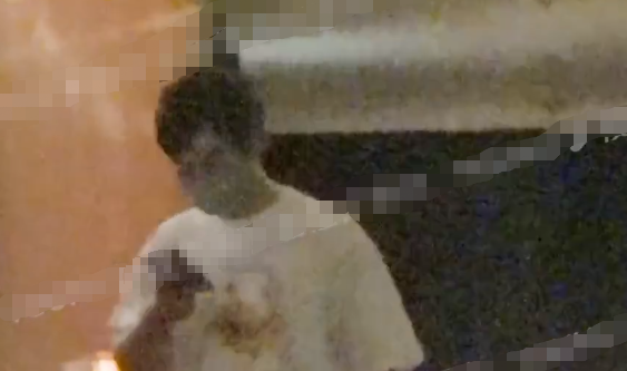 黄晓明|黄晓明和老婆同现酒店，两人的关系越来越让人看不懂了？