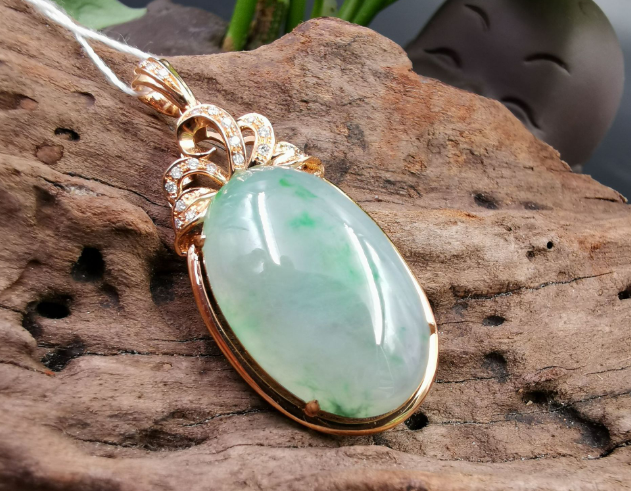 翡翠|翡翠拥有很多种类，随着市场变得火爆，出现了各种各样的假货