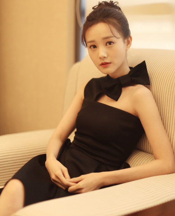 李一桐|李一桐，3年中饰演过14部影视剧中的女1号，来头究竟有多大？