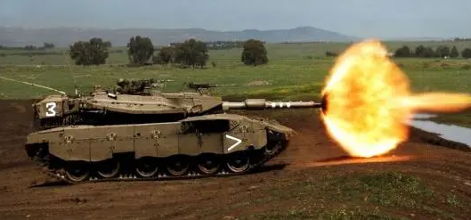 主战坦克|为什么有人说梅卡瓦是最强步兵战车，看它的设计理念不愧是坦克的异类