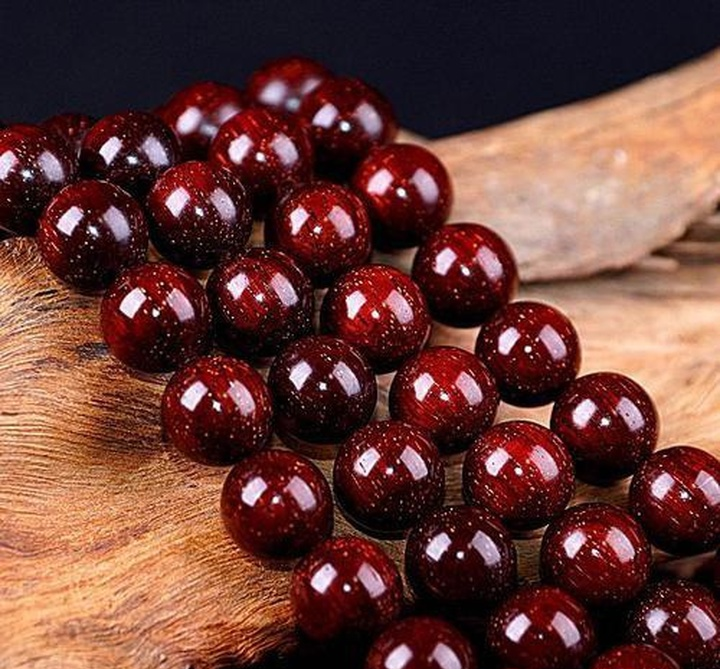 小叶紫檀|小叶紫檀“6大怕”，如果你佩戴小叶紫檀手串，请远离这6大克星