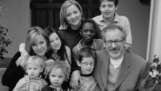 艳星|大导演史蒂文·斯皮尔伯格：力捧亲生女儿做演员，却默许养女当艳星