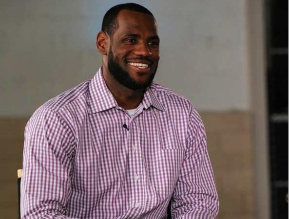 勒布朗·詹姆斯|10年詹姆斯成为自由球员，当时各支球队都给他报了什么价？