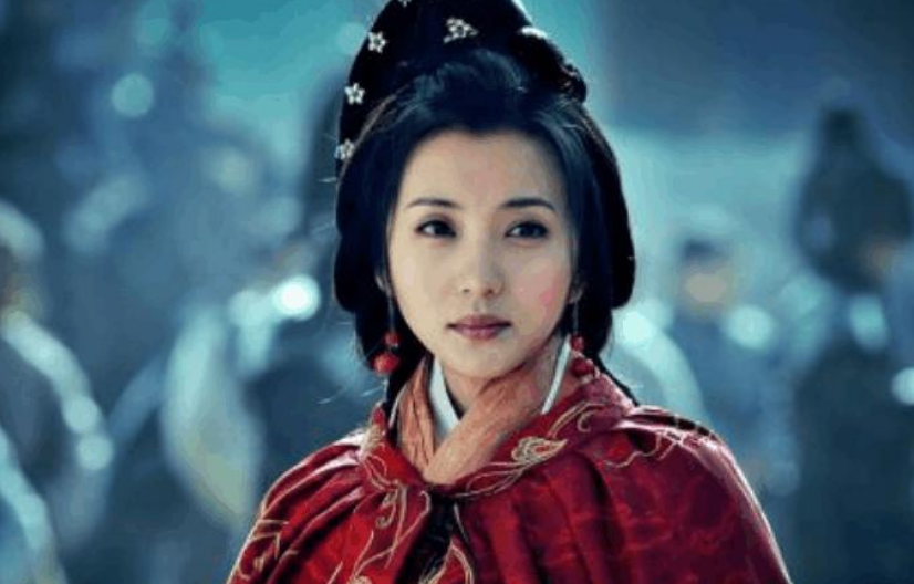 貂蝉|学生出上联“抱貂蝉，遇贵妃，问昭君，想西施”，老师的下联够牛