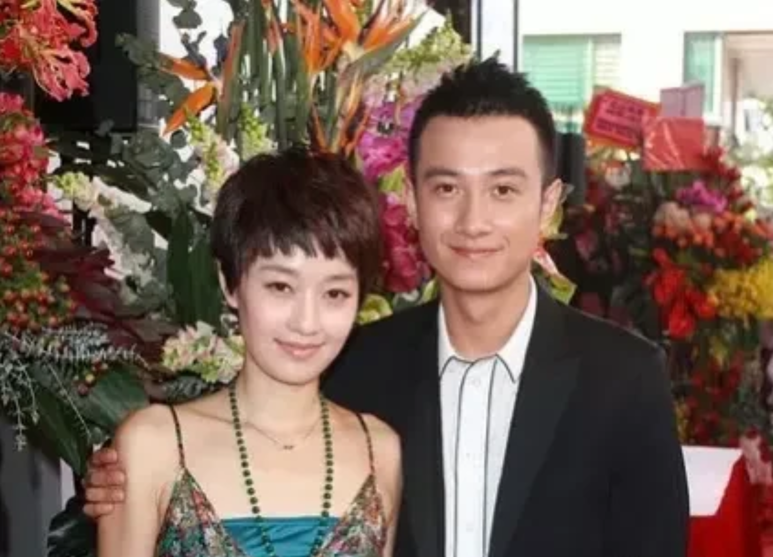 倪萍|有一次，管虎很晚才下班回家，责问马伊琍说：你怎么连衣服也不洗？