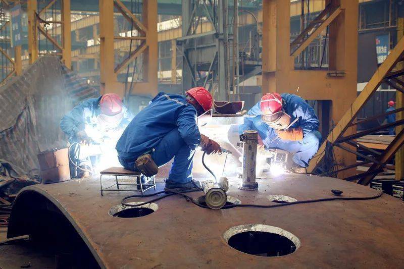 电焊工老了为什么总是留下一身伤痛？