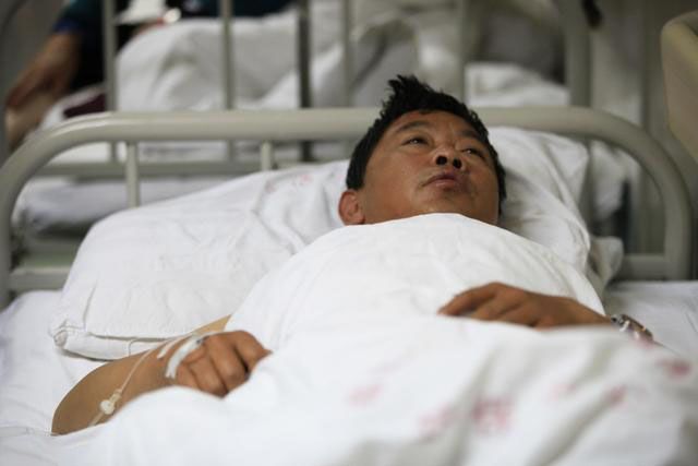 高血压|男子深夜腹痛，胃病离世，医生：吃一口等于8个塑料袋，早忌口