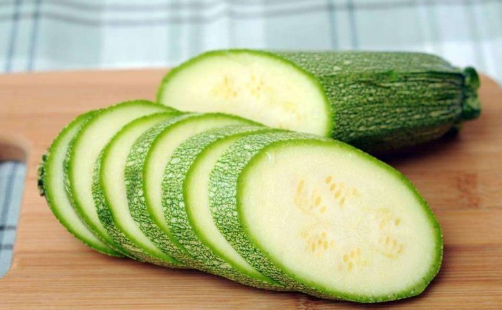 肝脏|吃西葫芦有损肝脏?院士:无知!不想肝脏“报废”,3种蔬菜最好别吃