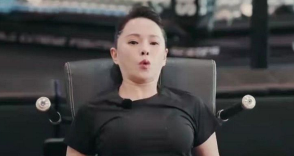 伊能静|伊能静19岁出道至今已步入辣妈行列，依然保持少女风采，秘诀其实很简单