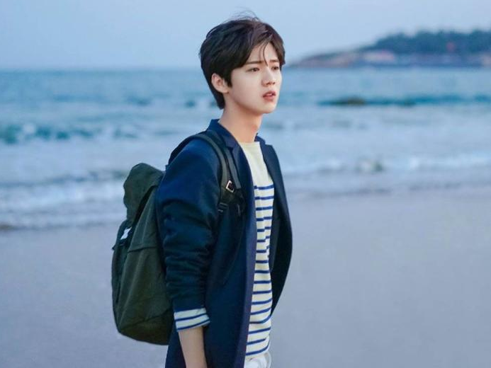 吴京|鹿晗隔空喊话吴京，愿意0片酬出演《战狼3》，吴京仅用6个字回应