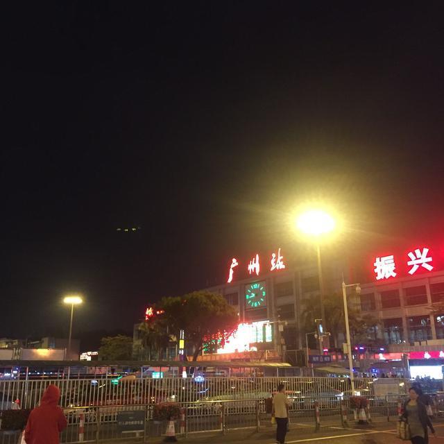 眼泪你忘了吗|为何复刻表的消费与日俱增?网友称:真假难辨价格低