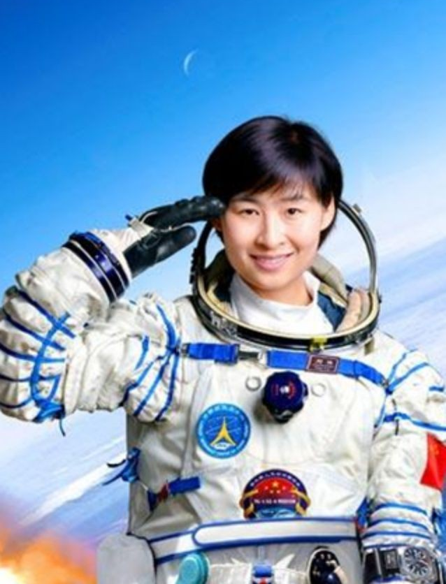 刘洋|中国首位女航天员刘洋近况，丈夫帅气露面，生活现状让人羡慕不已