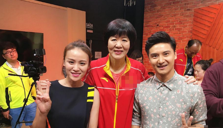 叶一茜|23岁嫁世界冠军，因戏子出身遭婆婆嫌弃，坐月子都是回娘家