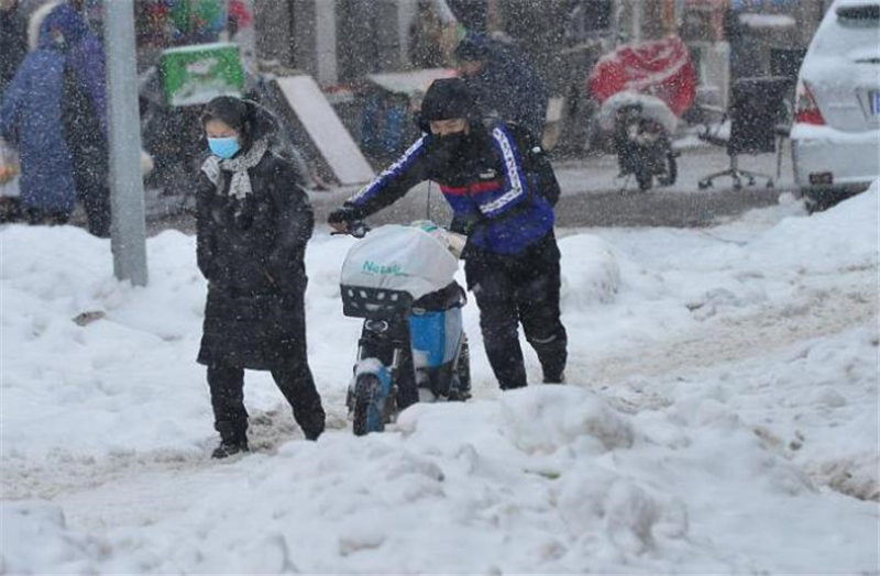重庆|美菱“移动暖屋宝”高调入市,5秒速热碾压空调,美的格力很无奈