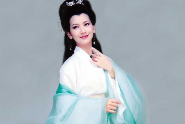 陈瑶|“岳绮罗”6年了,陈瑶新剧再穿红衣,光看路透就能美到观众