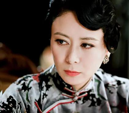 张恒|张恒和老公结婚多年，育有两个女儿，老公是圈外人？还是王挺？