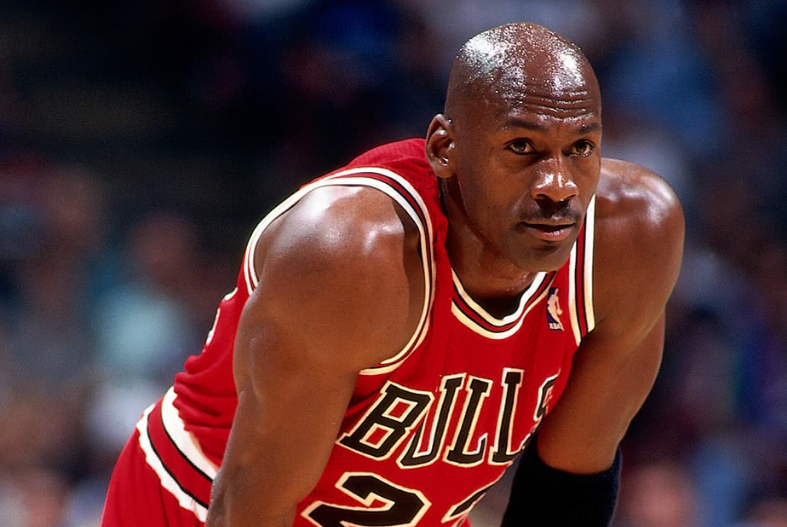 邁克爾·喬丹|喬丹創(chuàng)造奇跡，如果場上有5個奧尼爾，就表演隔扣5個奧尼爾灌籃