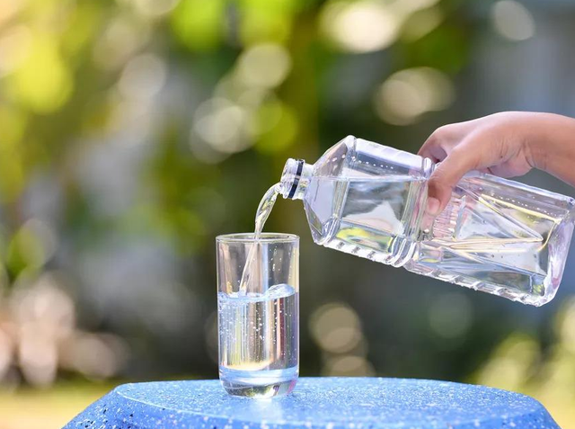 尿酸|尿酸高不高，看小便就知道？内科主任：高尿酸人群，上厕所有3“特征”