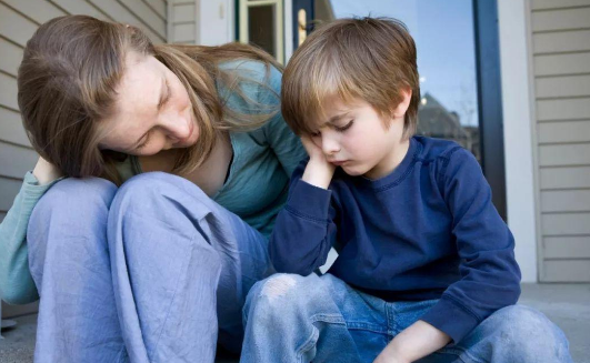 拨霸|当孩子闹情绪的时候,这样做能让孩子更快成长!