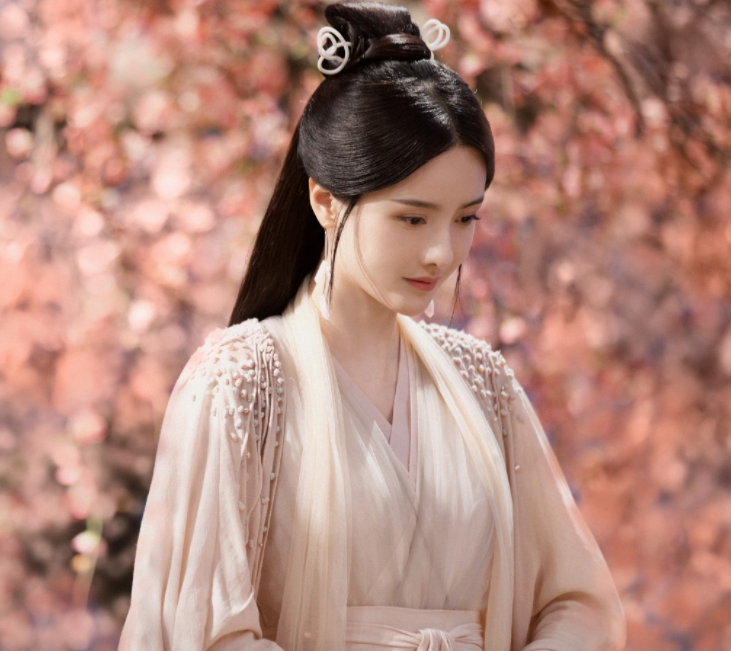 张芷溪|张芷溪买了八部小说的版权，网友直呼求放过！