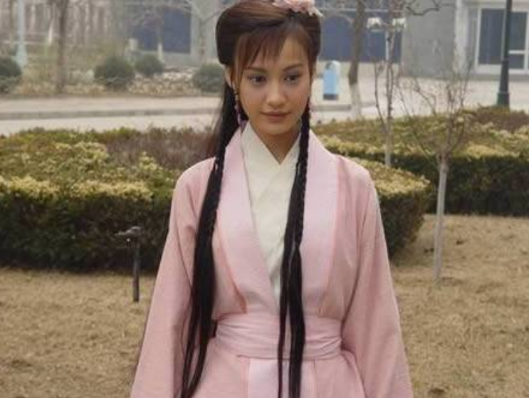 Angelababy|40岁江玉燕复出，baby尴尬了，网友：果然还是正版的好看