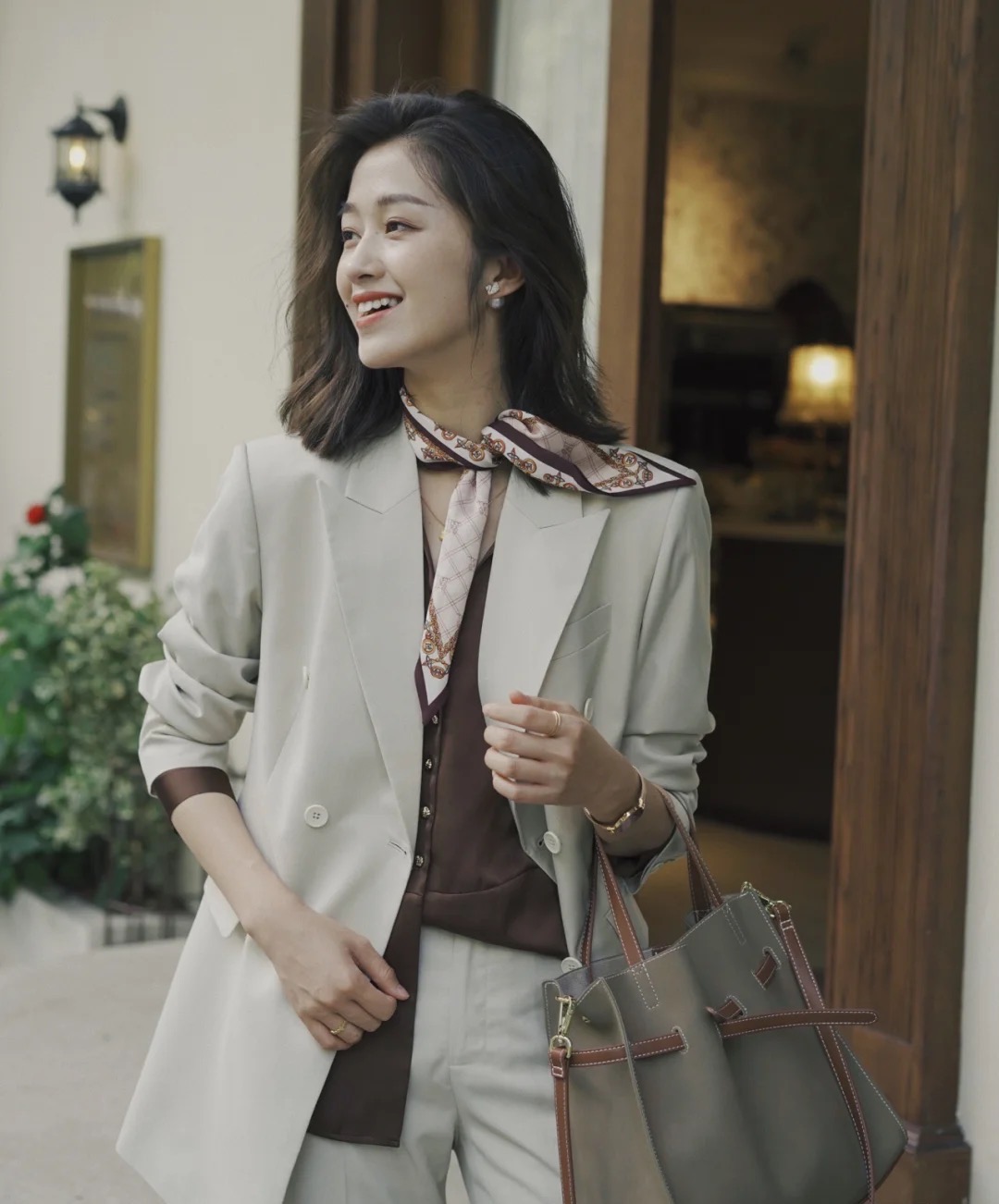 女大学生|上班族气质通勤穿搭，干练温柔，上班也可以又美又时尚