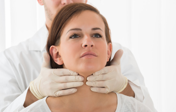 医生|23岁女子每天“857”,不幸患癌,医生:甲状腺或已“烂如渔网”