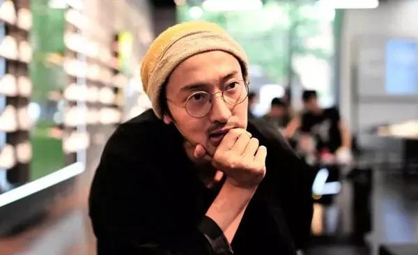 谢贤|一个巴掌拍不响，王传君的“清醒”，不知打了多少人“明星”的脸