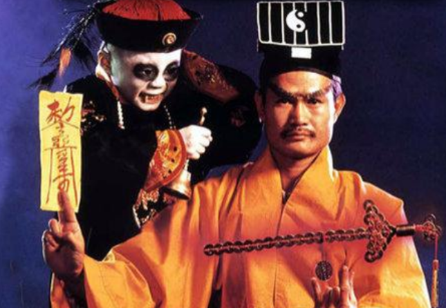 电影|为什么“僵尸”都穿清朝的官服？不是胡扯，其实有现实依据