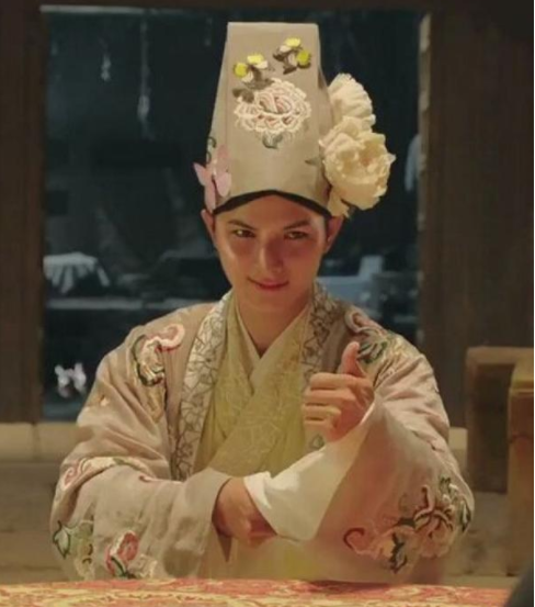 徐克|跑了12年龙套无人识，拉泡“屎”却意外走红，得徐克赏识重用