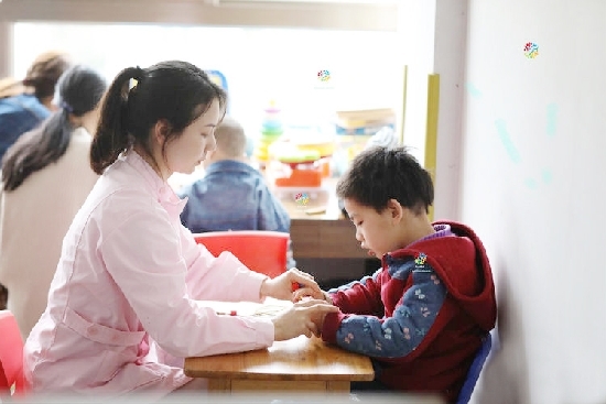 |数名甲乳科专家共同声明:停止使用“2黑1白”,或可远离甲状腺疾病