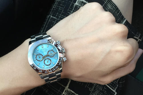 王辉谈表|夏天的男士配饰，冰凉透彻的蓝色，日常通勤手表怎么选