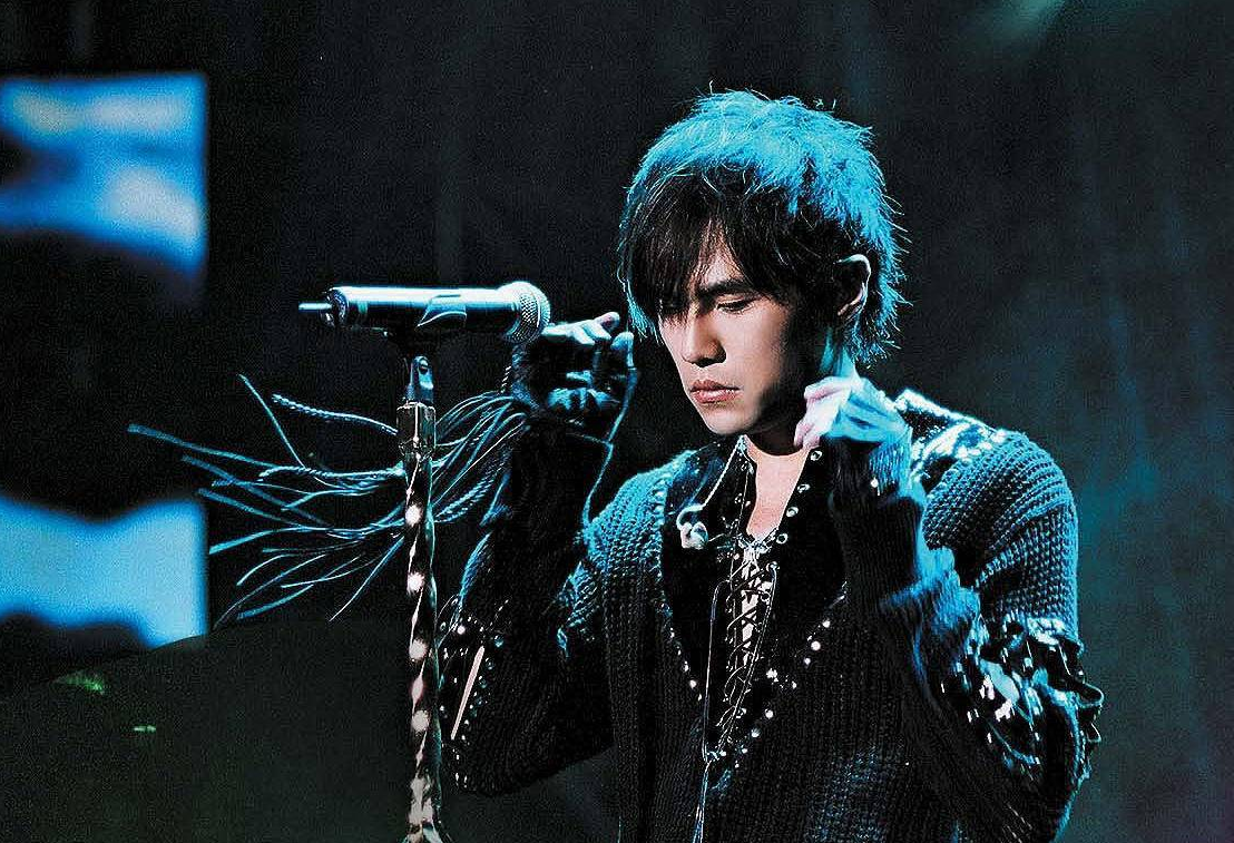 周杰伦|昆凌17岁就被周杰伦追到手,看到她的旧照,难怪周杰伦会这么猴急 !