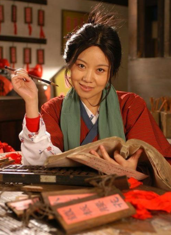 闫妮|闫妮风流情史：离婚16年“大玩”姐弟恋，如今49岁怎样了？