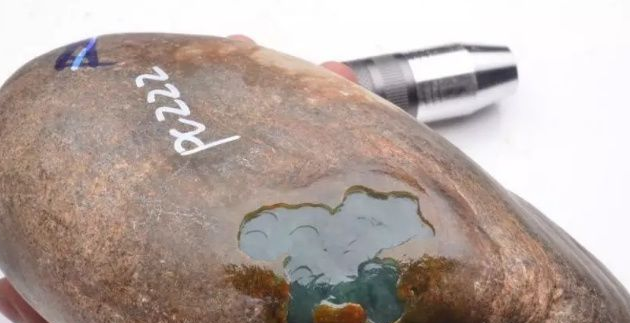 翡翠手镯|小白如何在翡翠原石中夹缝求生，收藏这一篇就够了！