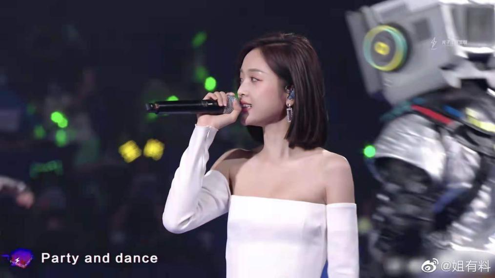 吴宣仪|一个走秀也要凑热搜热闹？吴宣仪别再败坏路人缘了