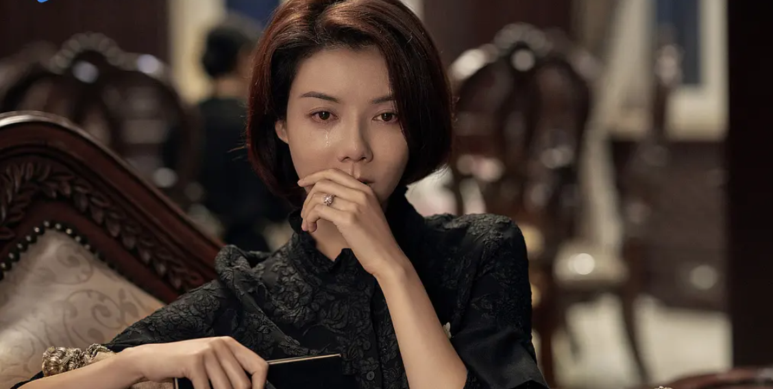 扫黑风暴|?《扫黑风暴》或将下架？部分镜头违反广电禁令，张艺兴可太惨了