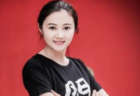 央视|央视美女主持，离婚后上《非诚勿扰》相亲，1小时就被富商带走