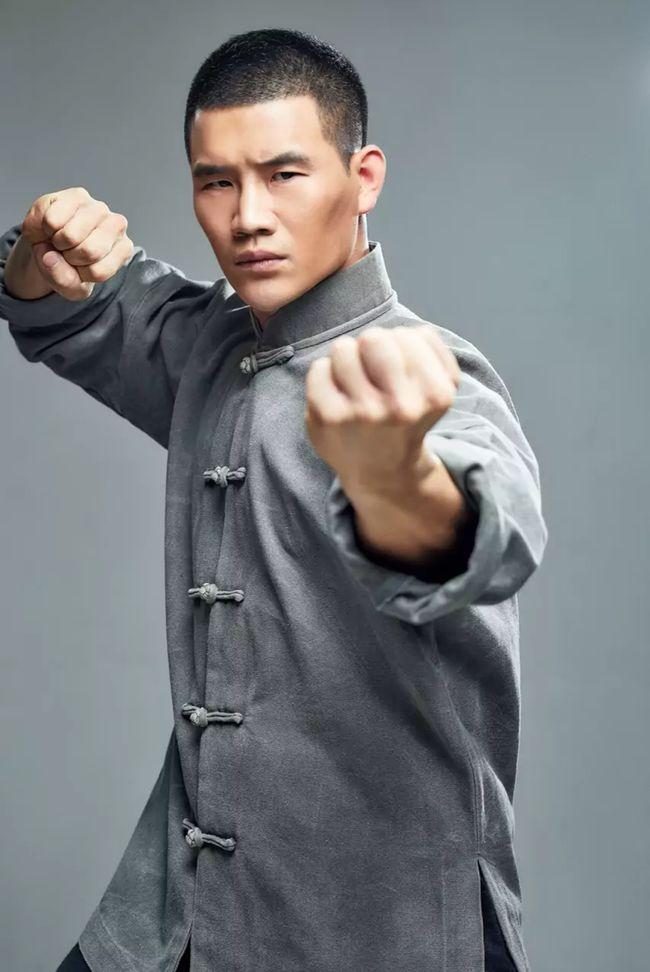 潘长江|认辛巴为儿子，与女主播贴身互动，这就是老艺术家？