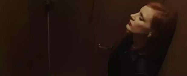 斯隆女士|《斯隆女士》,既残酷又热血的职场大作,国内职场剧比之黯然失色